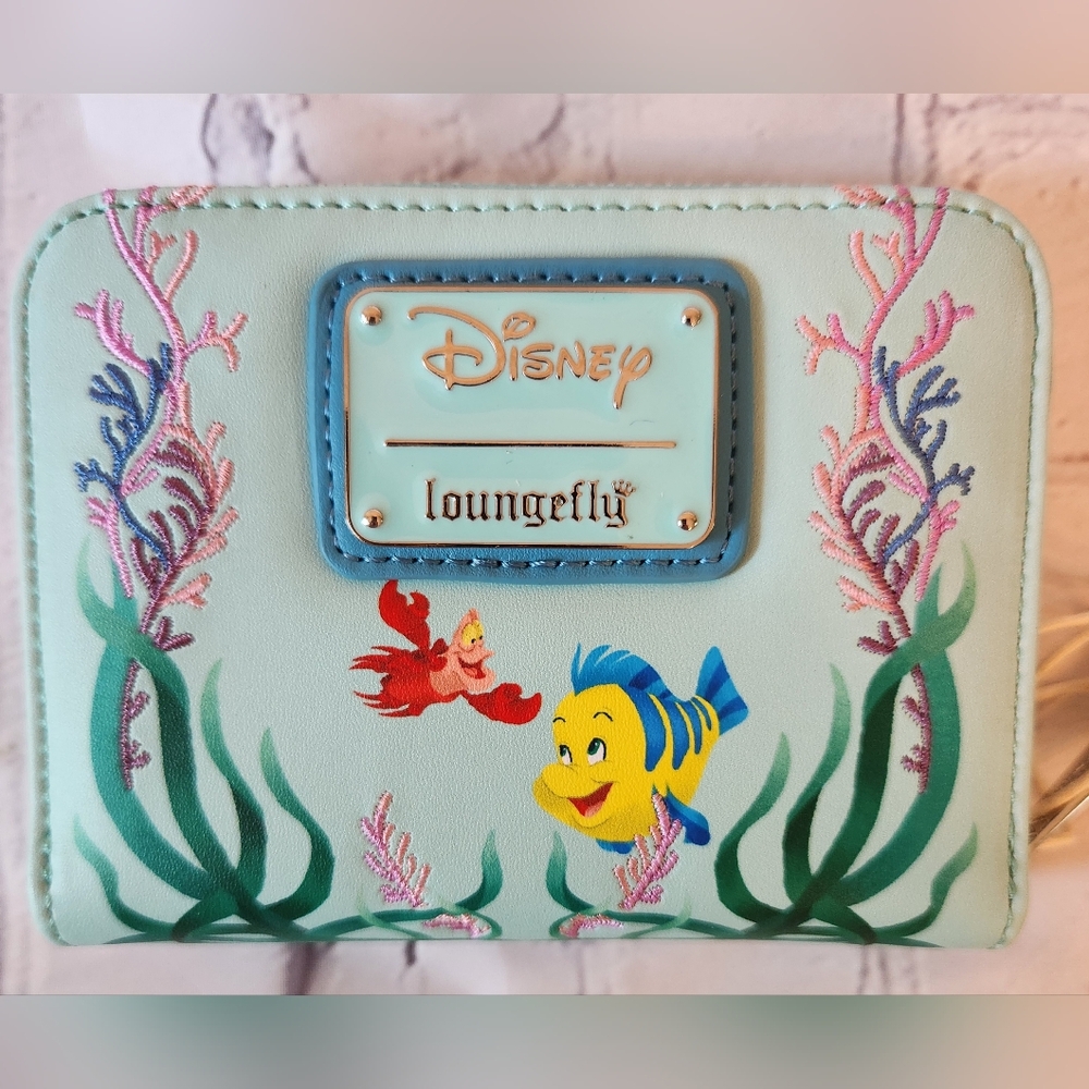 The Little Mermaid Glitter Portrait Small Zip Wallet NWT - Picture 2 of 4